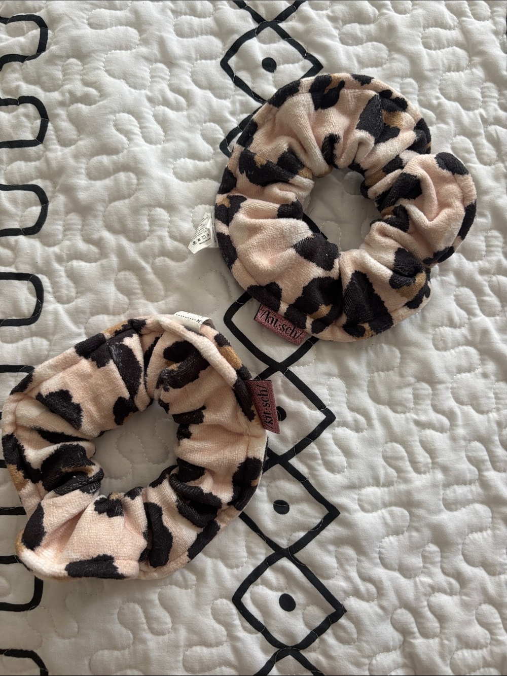 Kitsch towel Leopard Print Scrunchies